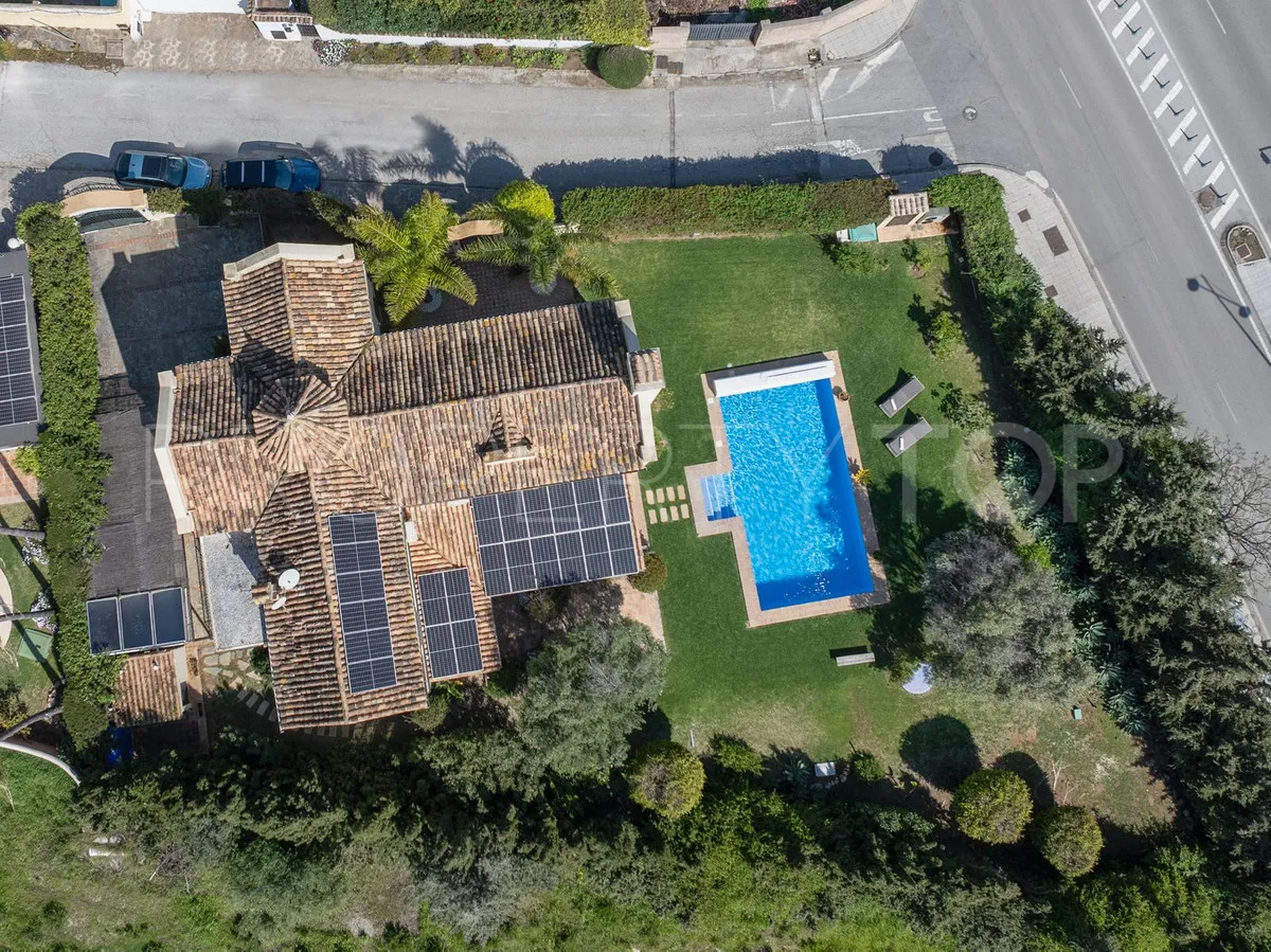 Villa con 5 dormitorios en venta en Linda Vista Alta