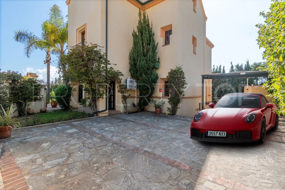 Villa con 5 dormitorios en venta en Linda Vista Alta