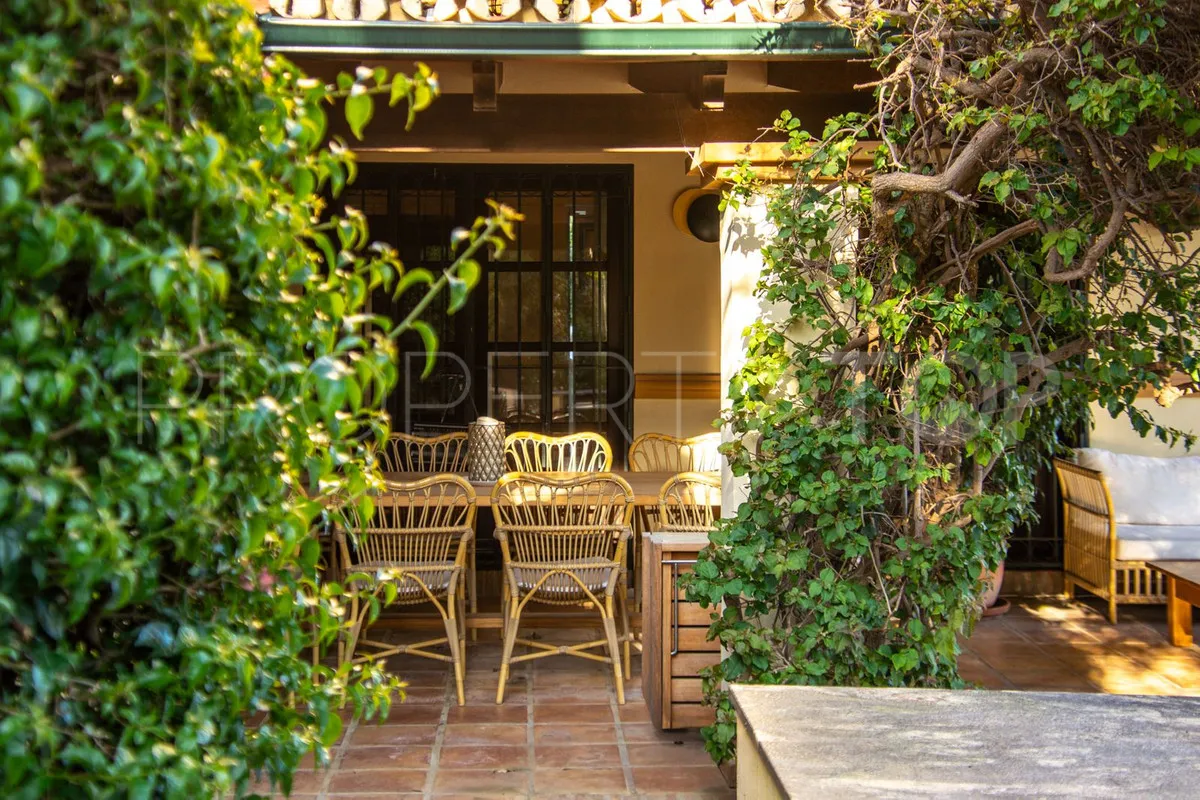Villa con 5 dormitorios en venta en Linda Vista Alta