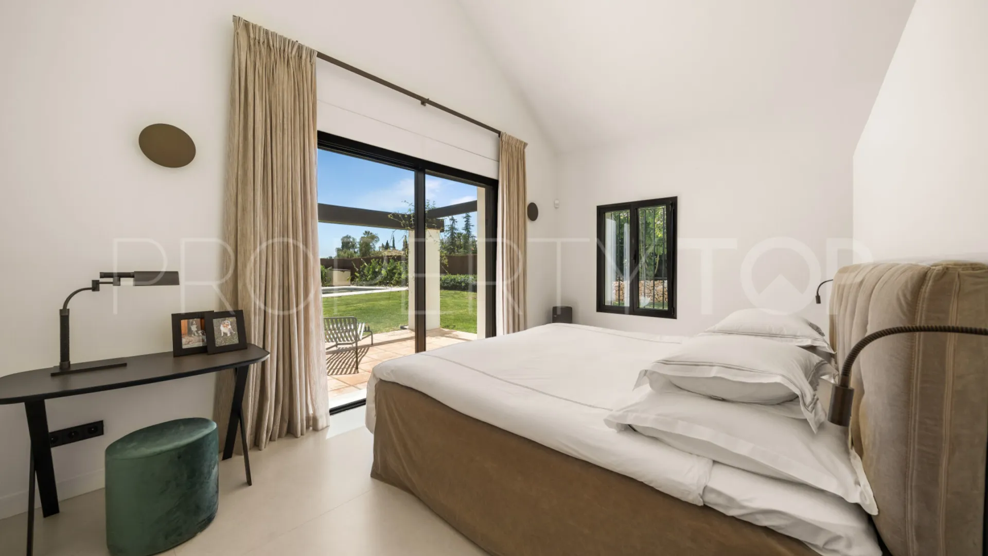 Villa for sale in Cascada de Camojan with 4 bedrooms