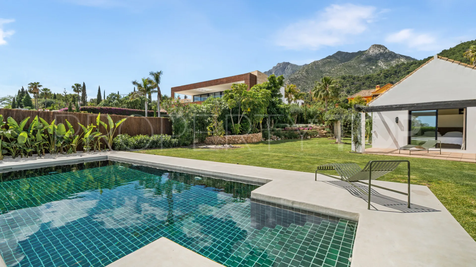 Villa for sale in Cascada de Camojan with 4 bedrooms