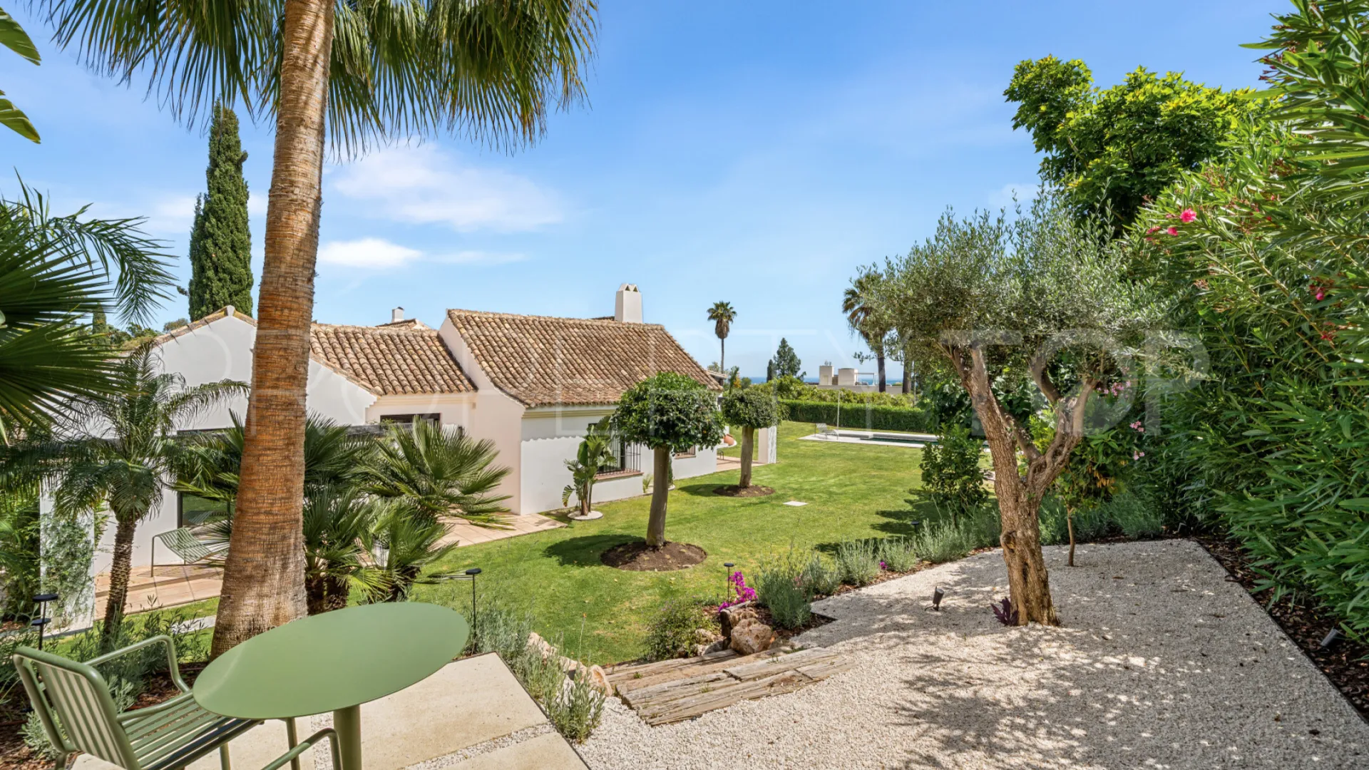 Villa for sale in Cascada de Camojan with 4 bedrooms