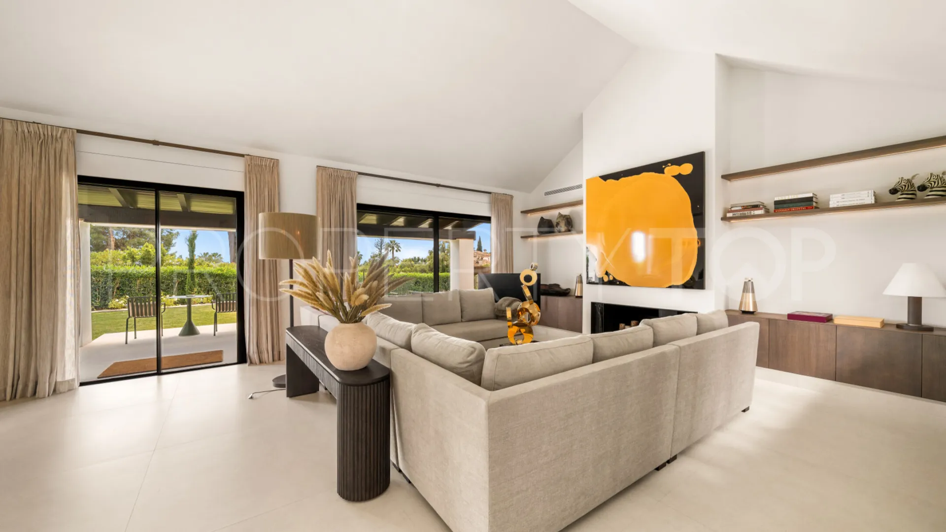 Villa for sale in Cascada de Camojan with 4 bedrooms