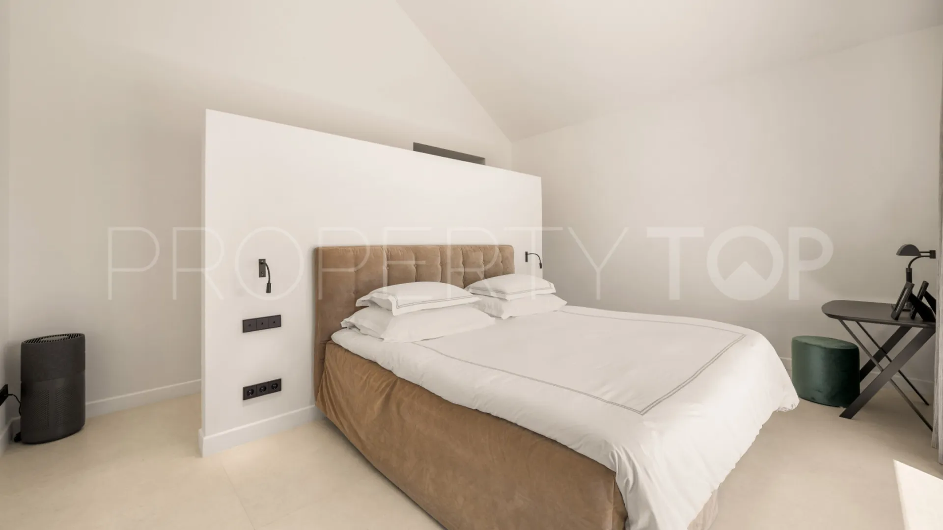 Villa for sale in Cascada de Camojan with 4 bedrooms