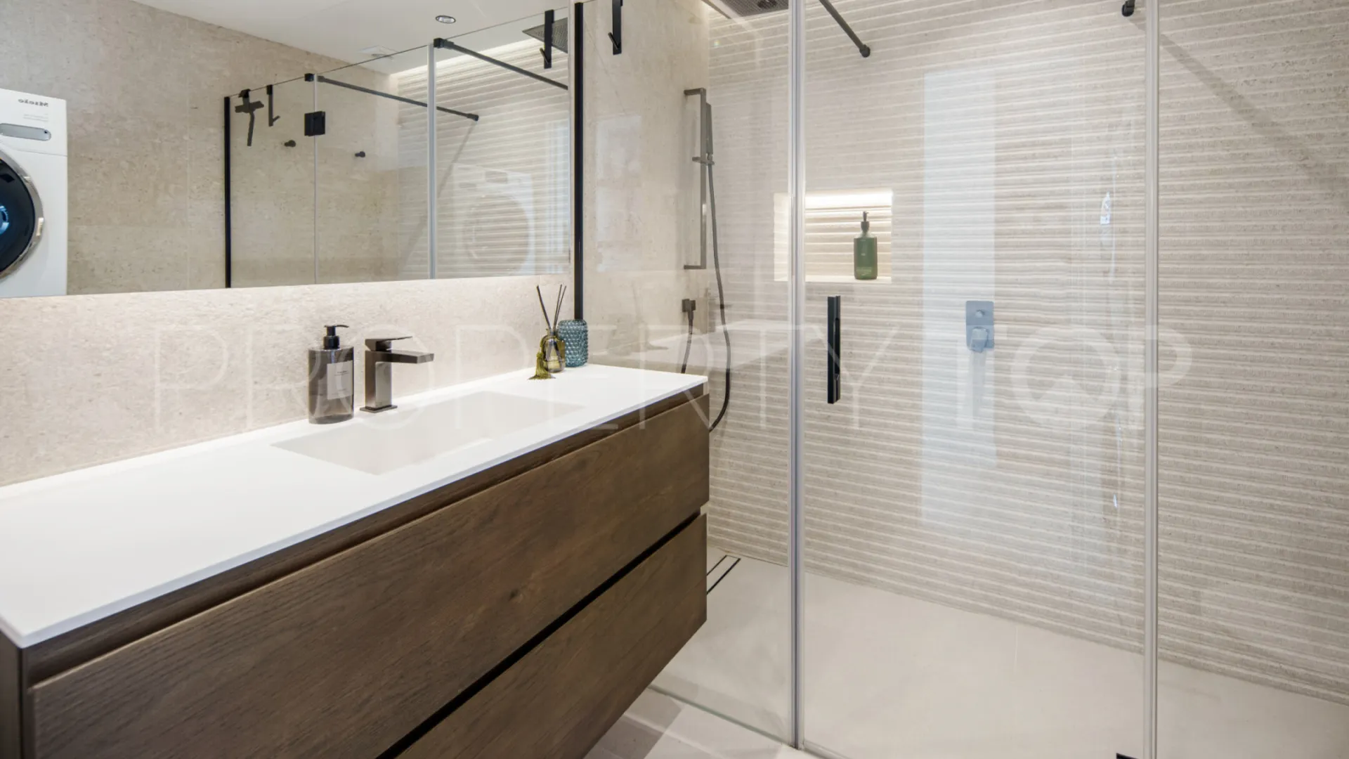 Duplex penthouse for sale in Monte Halcones