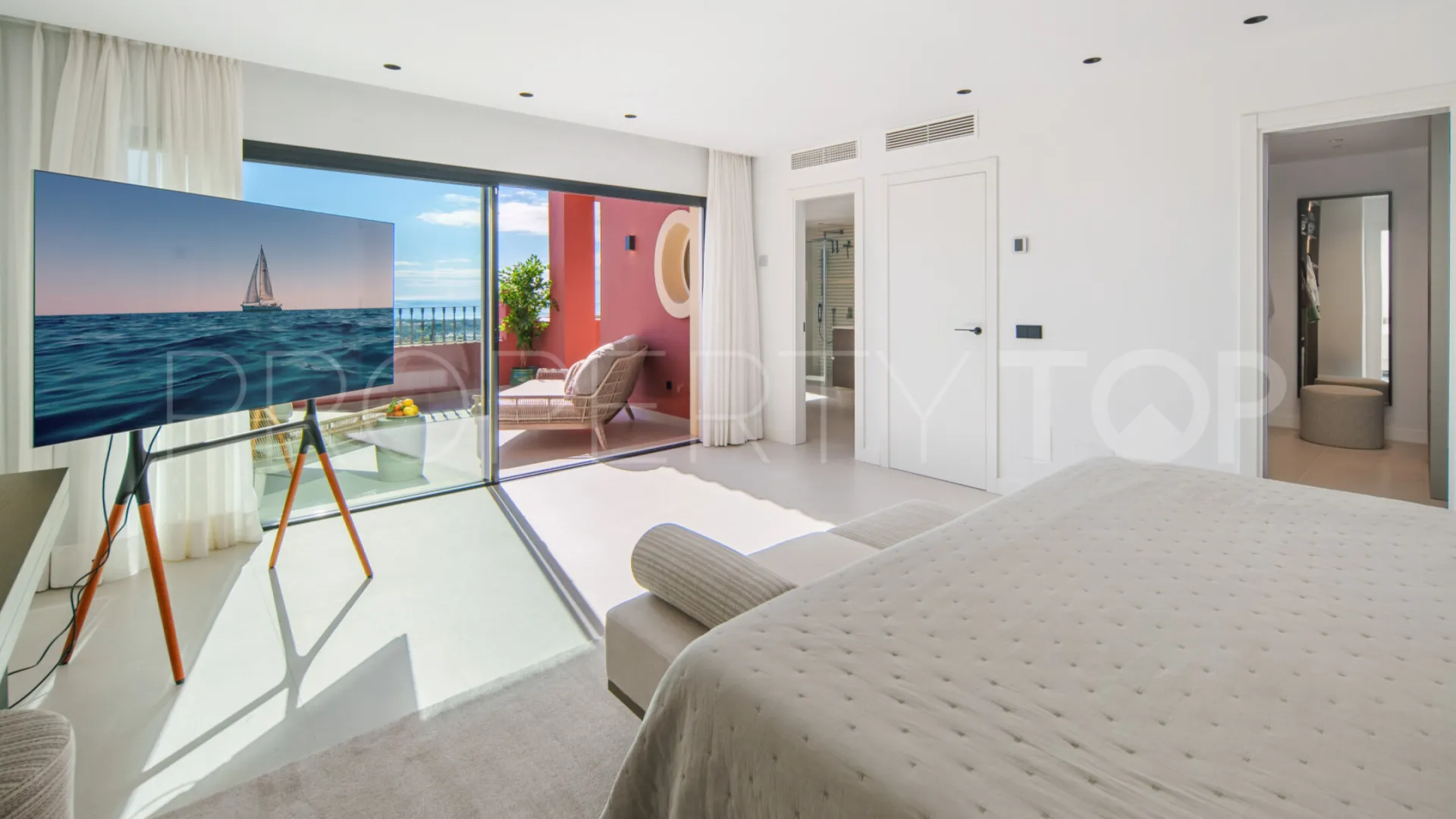 Duplex penthouse for sale in Monte Halcones
