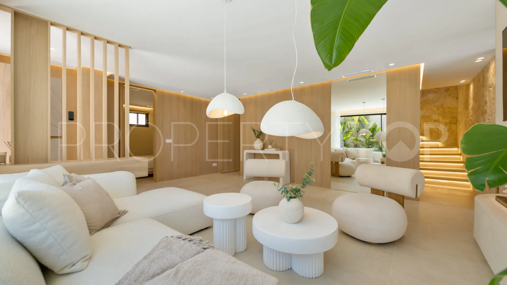 Comprar villa de 5 dormitorios en Nueva Andalucia