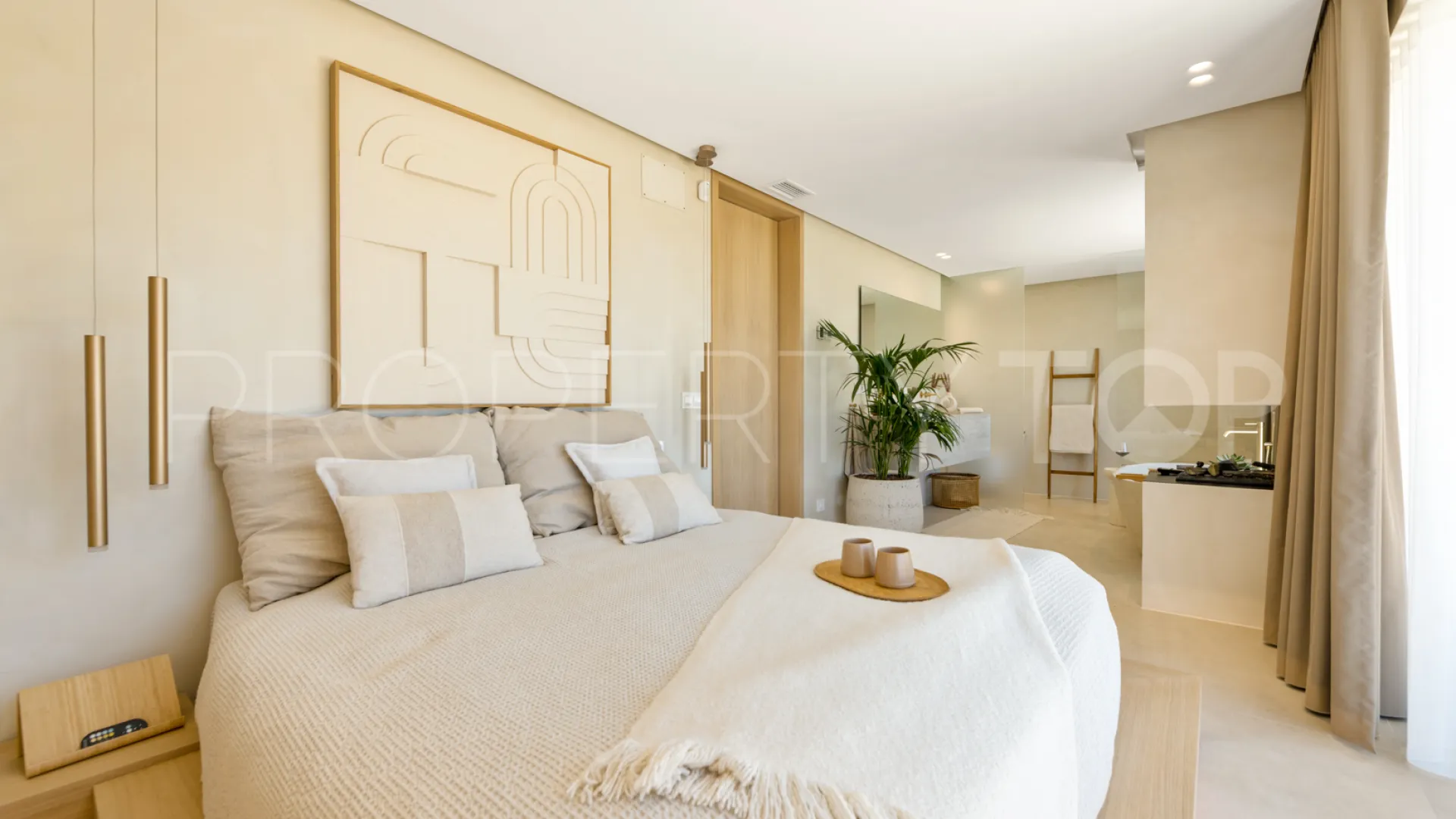 Comprar villa de 5 dormitorios en Nueva Andalucia