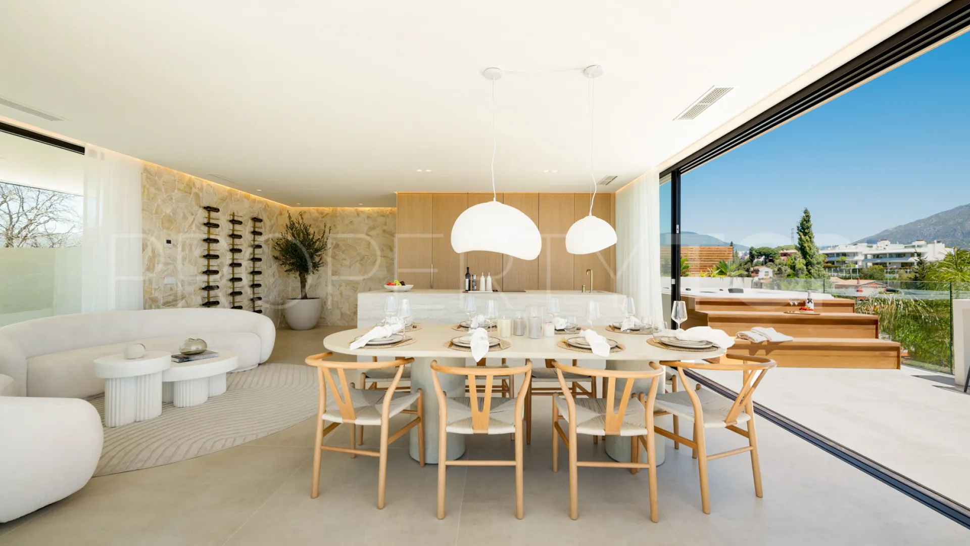 Comprar villa de 5 dormitorios en Nueva Andalucia