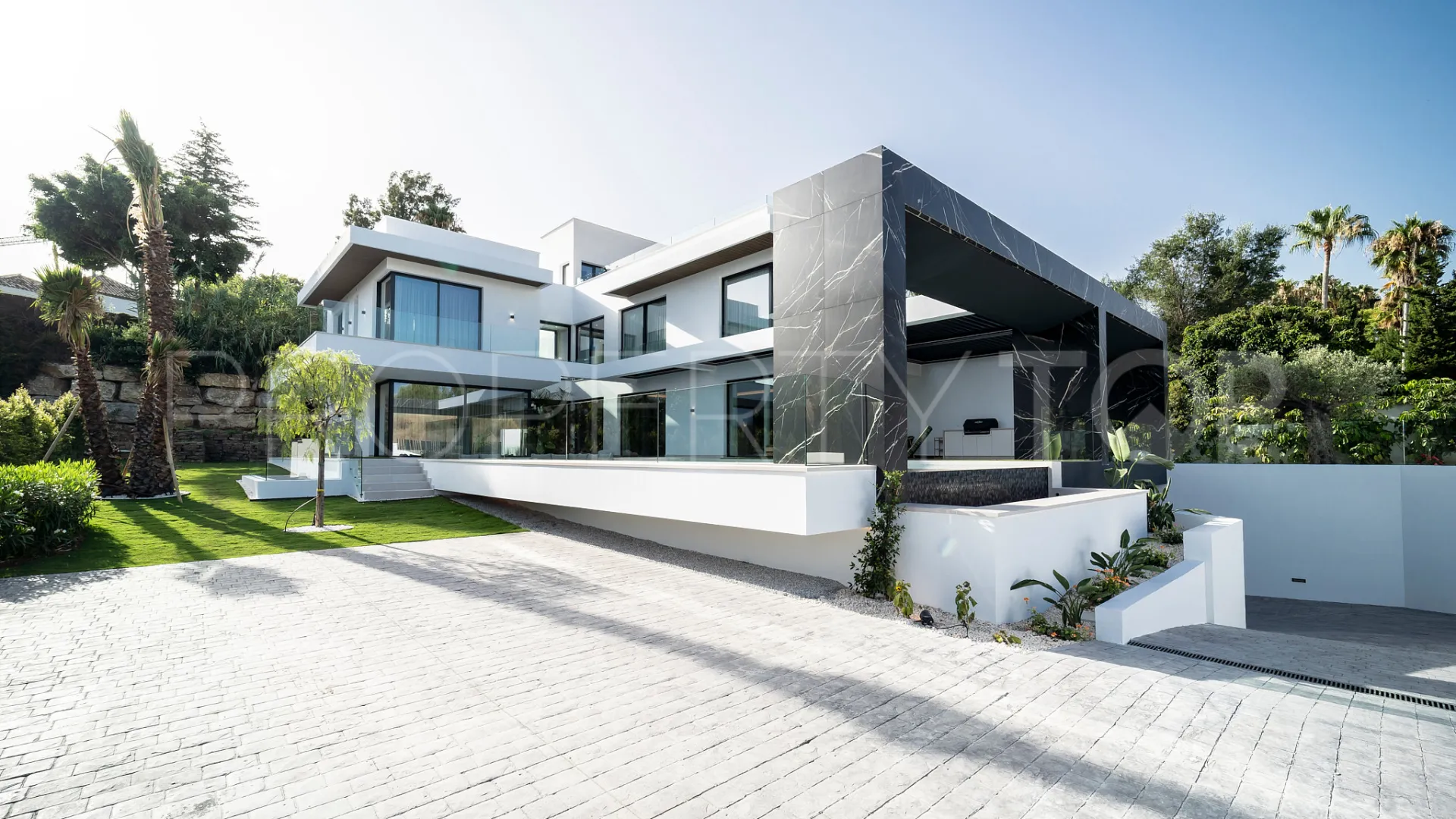 6 bedrooms villa for sale in Altos del Paraiso