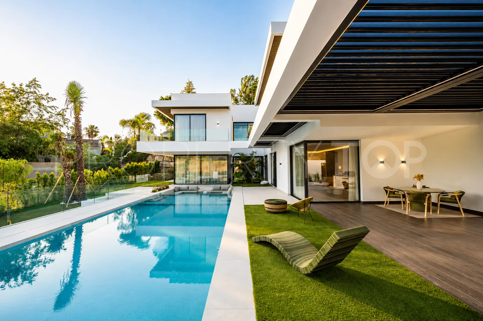 6 bedrooms villa for sale in Altos del Paraiso