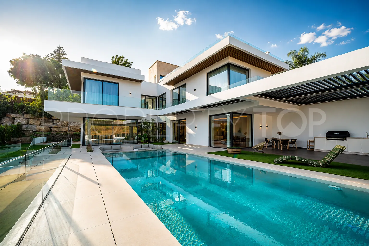 6 bedrooms villa for sale in Altos del Paraiso
