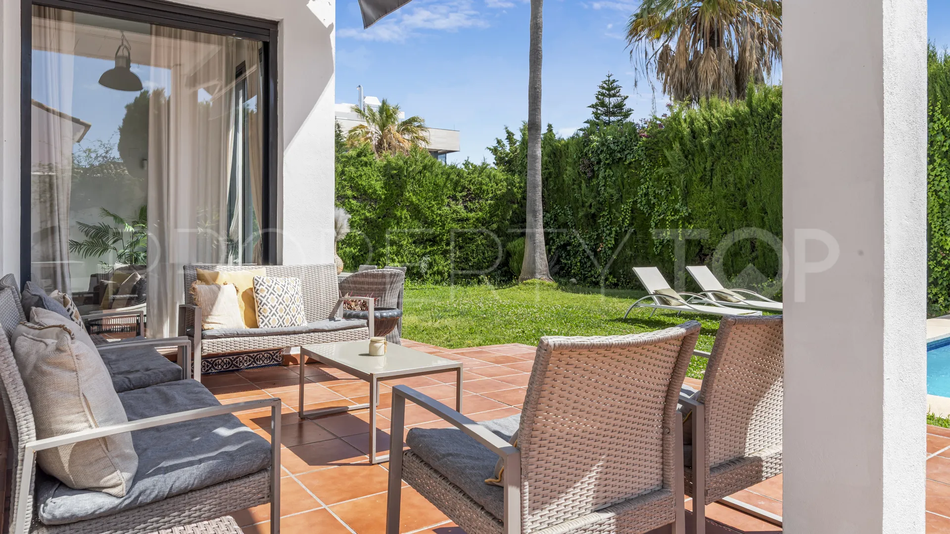 Villa a la venta en Nueva Andalucia