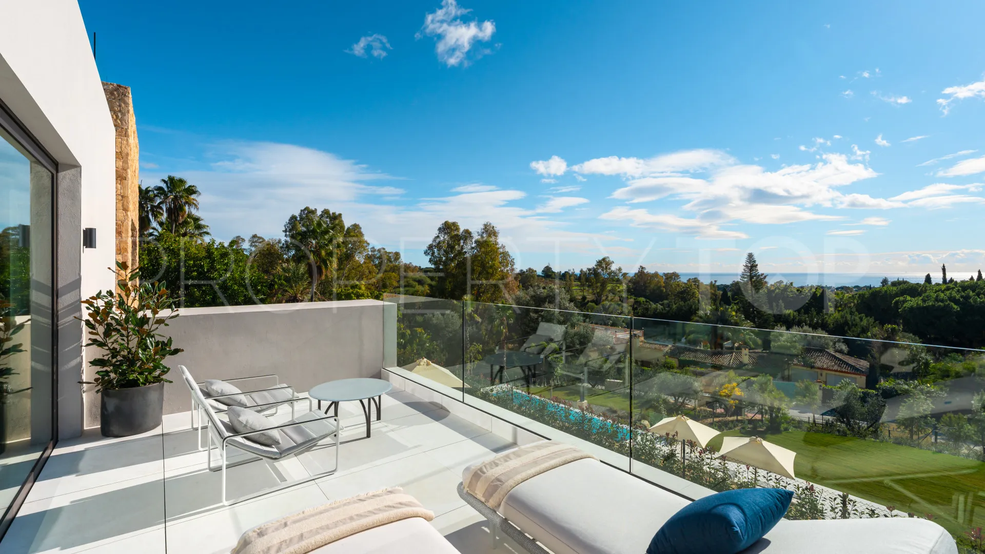 Villa en venta con 5 dormitorios en Marbella Hill Club