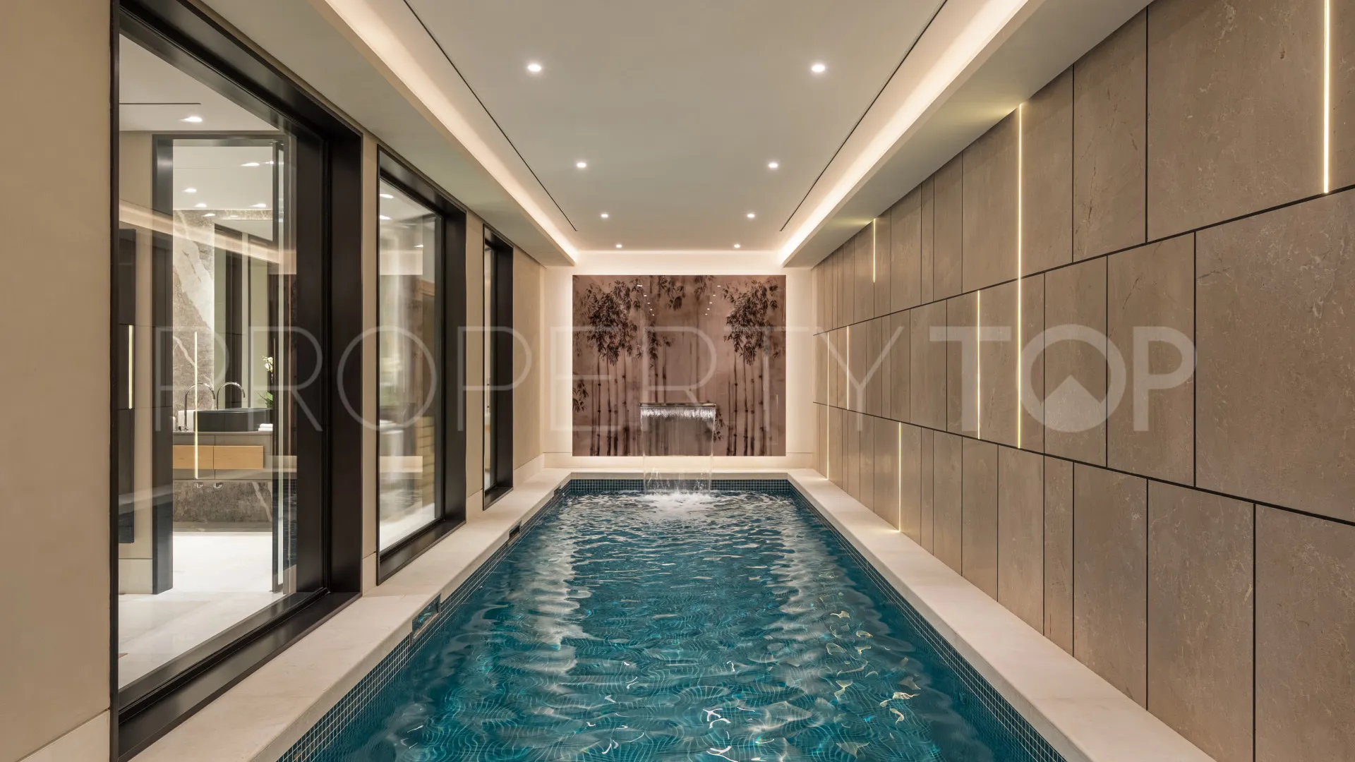 Villa en venta con 5 dormitorios en Marbella Hill Club