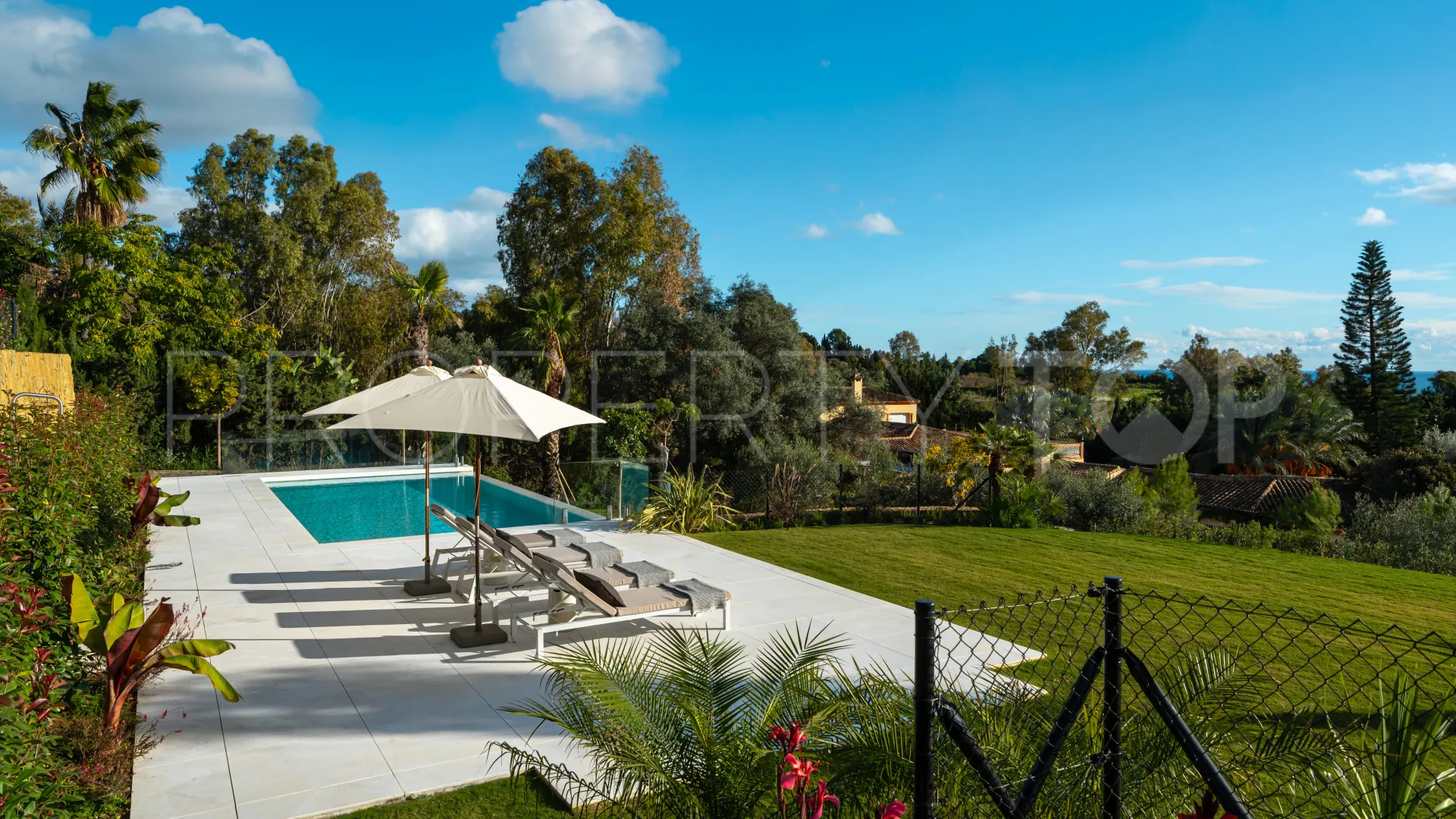Villa en venta con 5 dormitorios en Marbella Hill Club