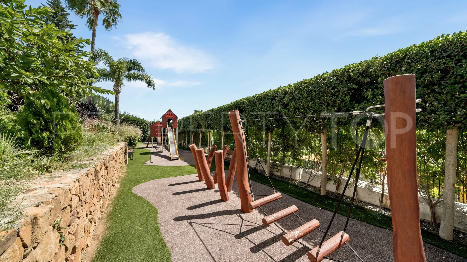Villa de 7 dormitorios en venta en El Paraiso