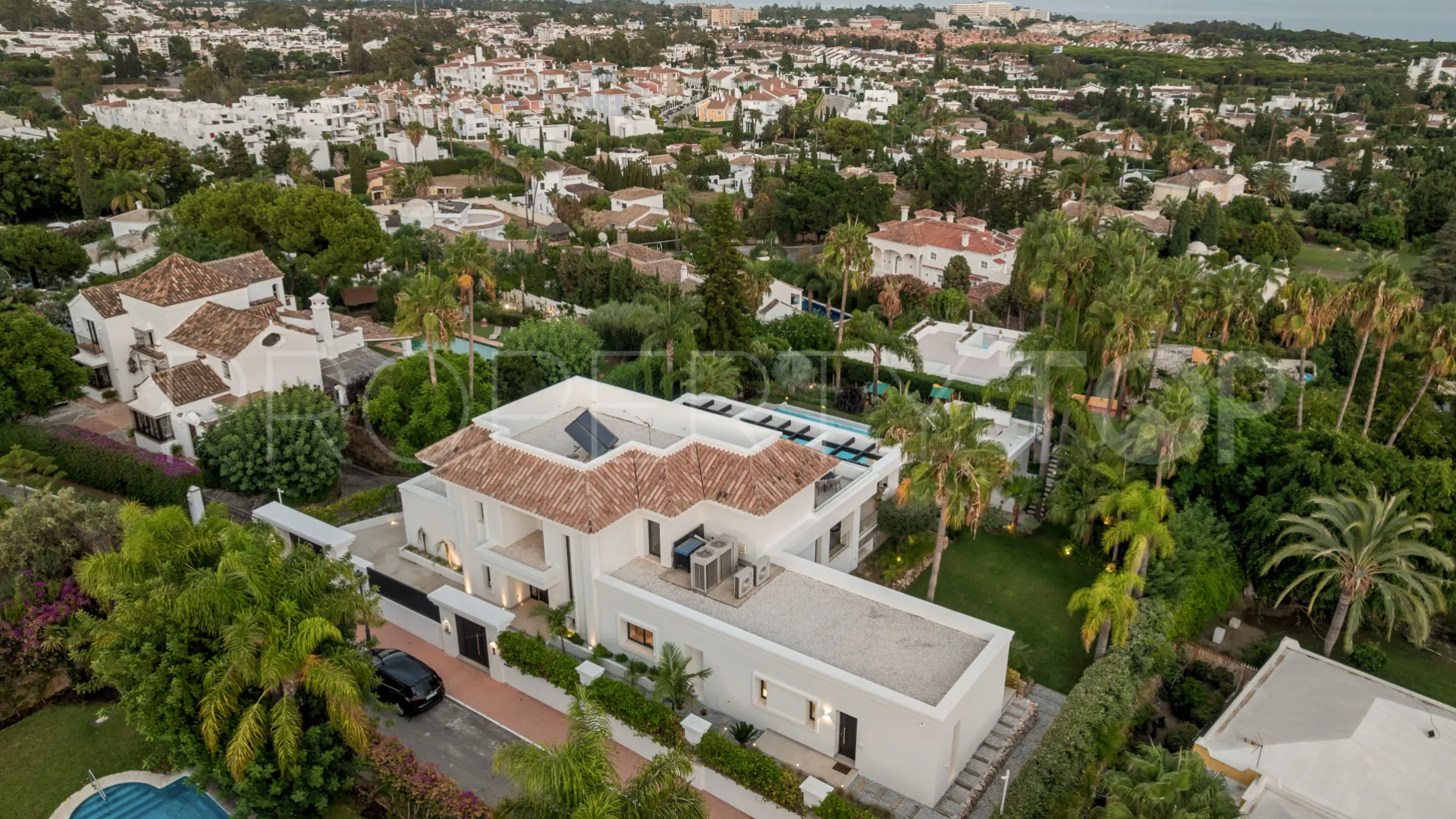 Villa de 7 dormitorios en venta en El Paraiso