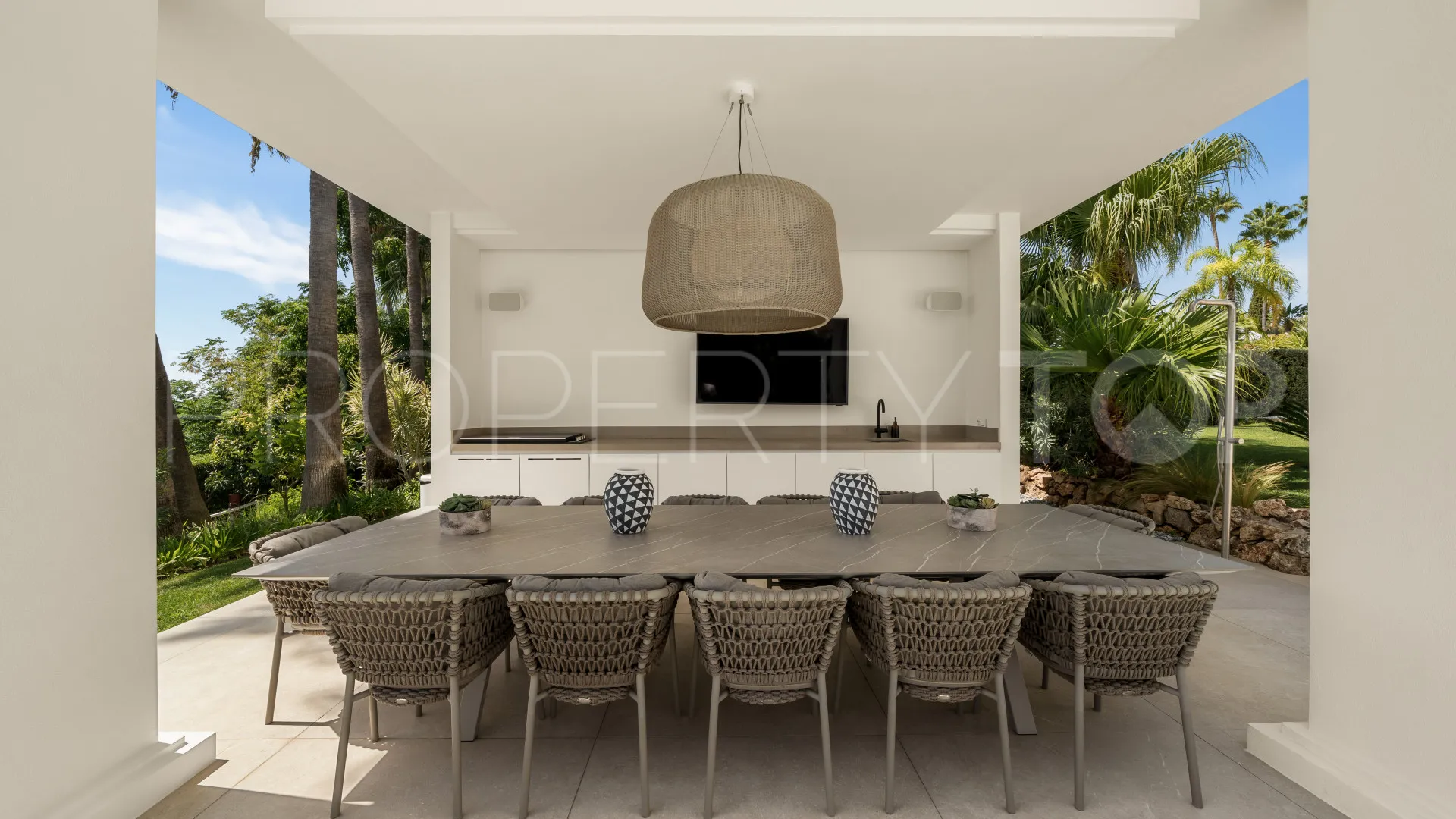 Villa de 7 dormitorios en venta en El Paraiso