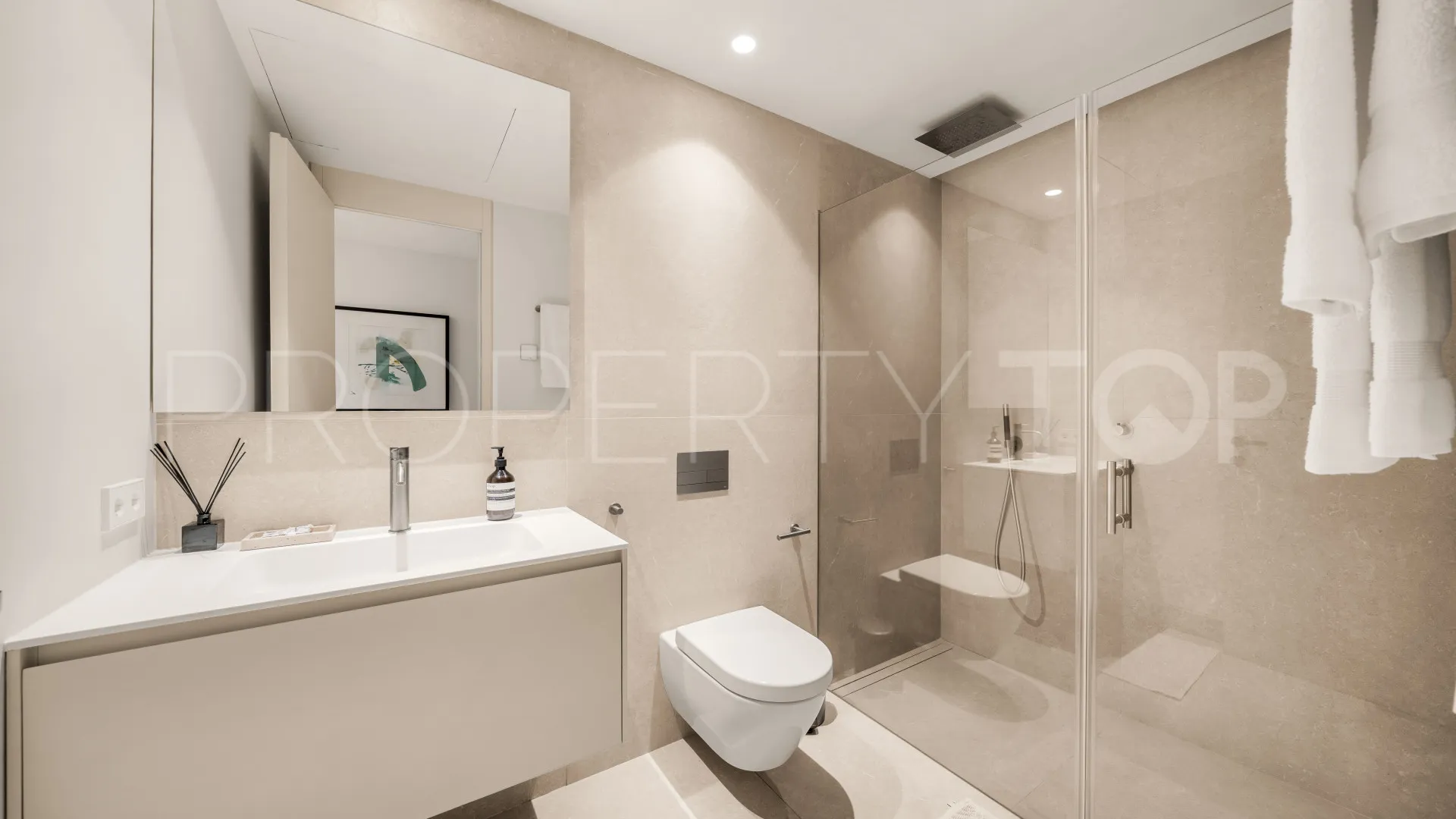 Villa de 7 dormitorios en venta en El Paraiso