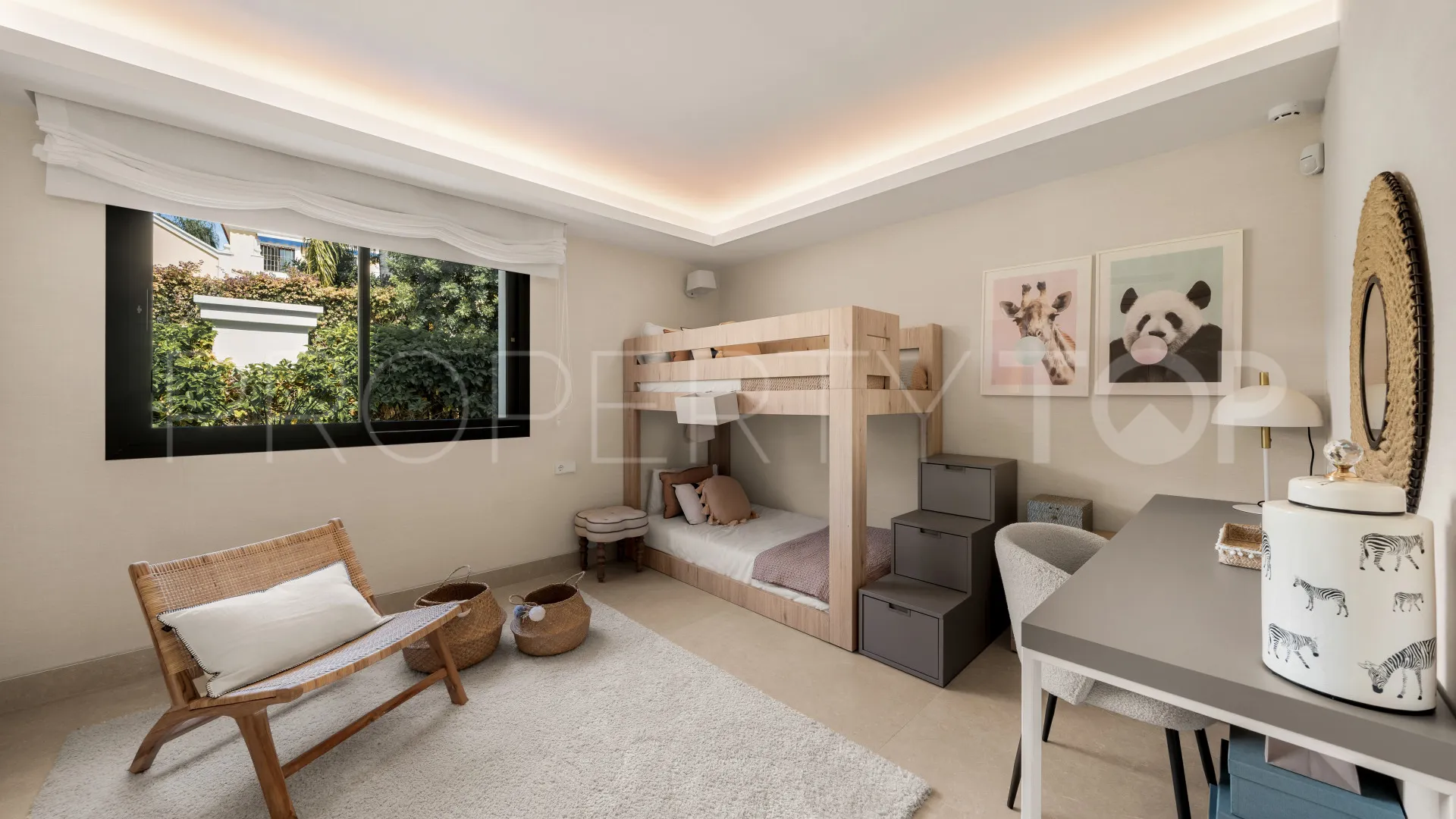 Villa de 7 dormitorios en venta en El Paraiso