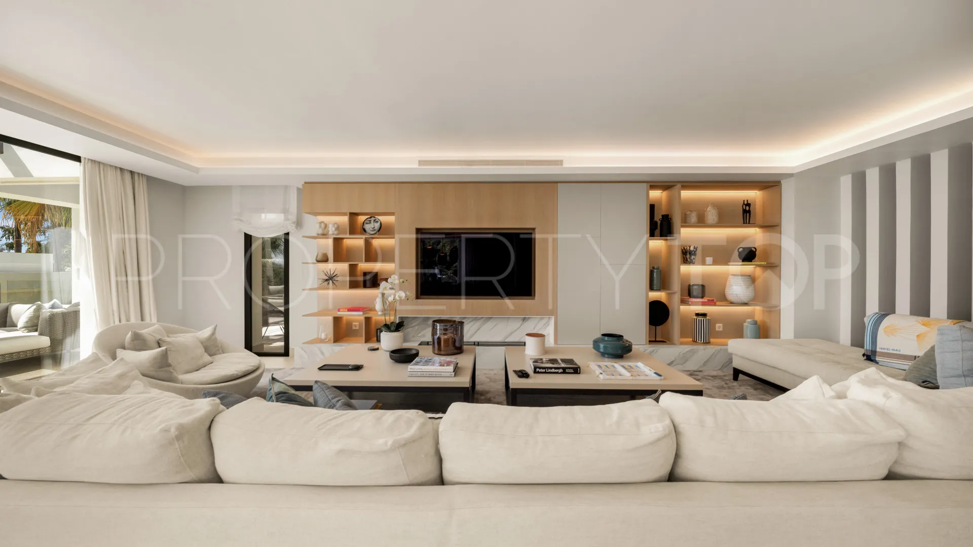Villa de 7 dormitorios en venta en El Paraiso
