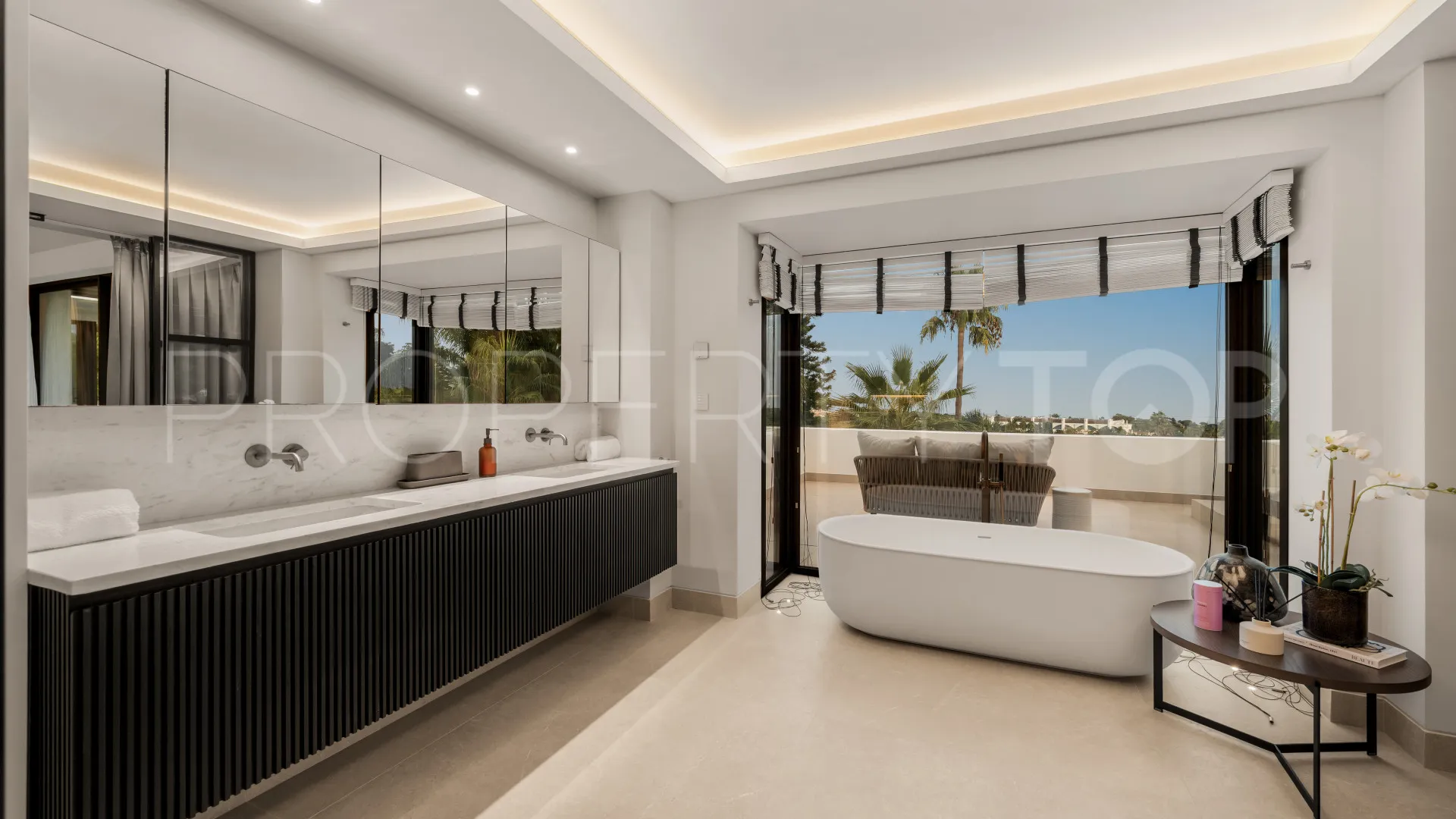 Villa de 7 dormitorios en venta en El Paraiso