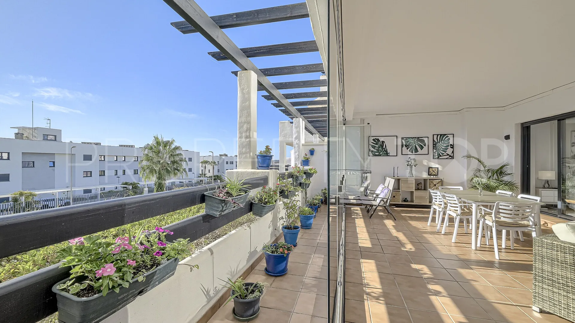 Buy Casares 2 bedrooms ground floor apartment