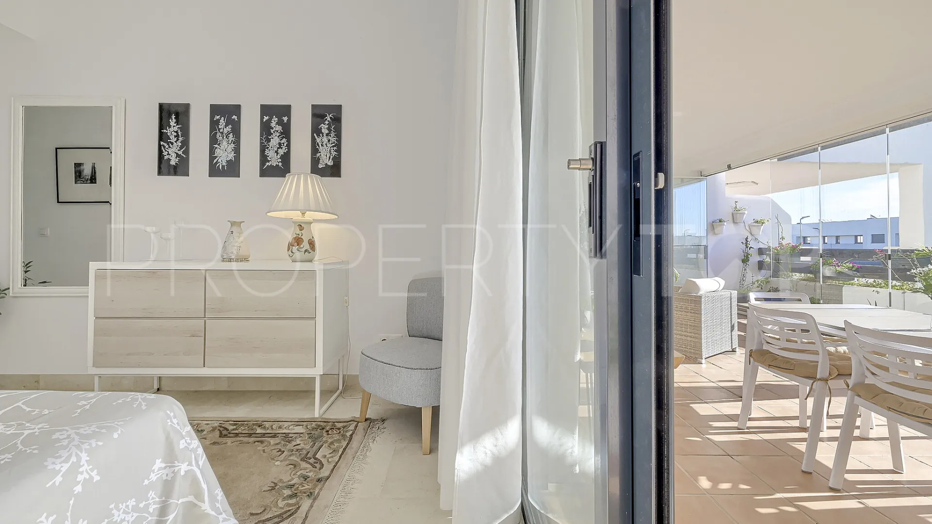 Buy Casares 2 bedrooms ground floor apartment