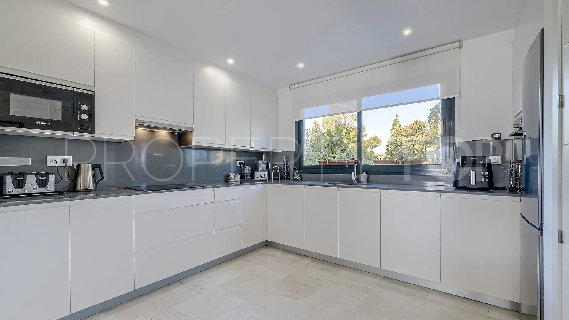 Buy Casares 2 bedrooms ground floor apartment