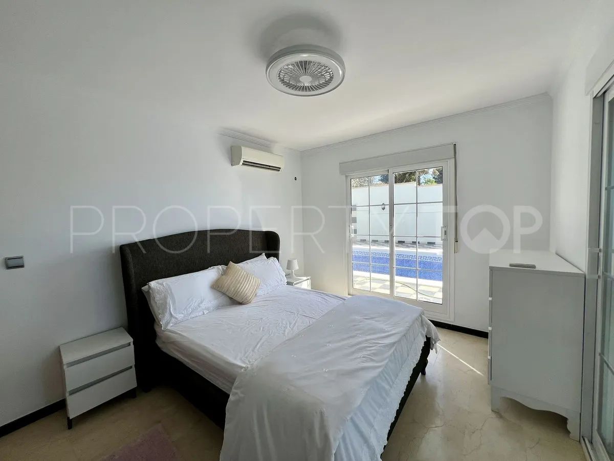 Villa en venta en El Chaparral