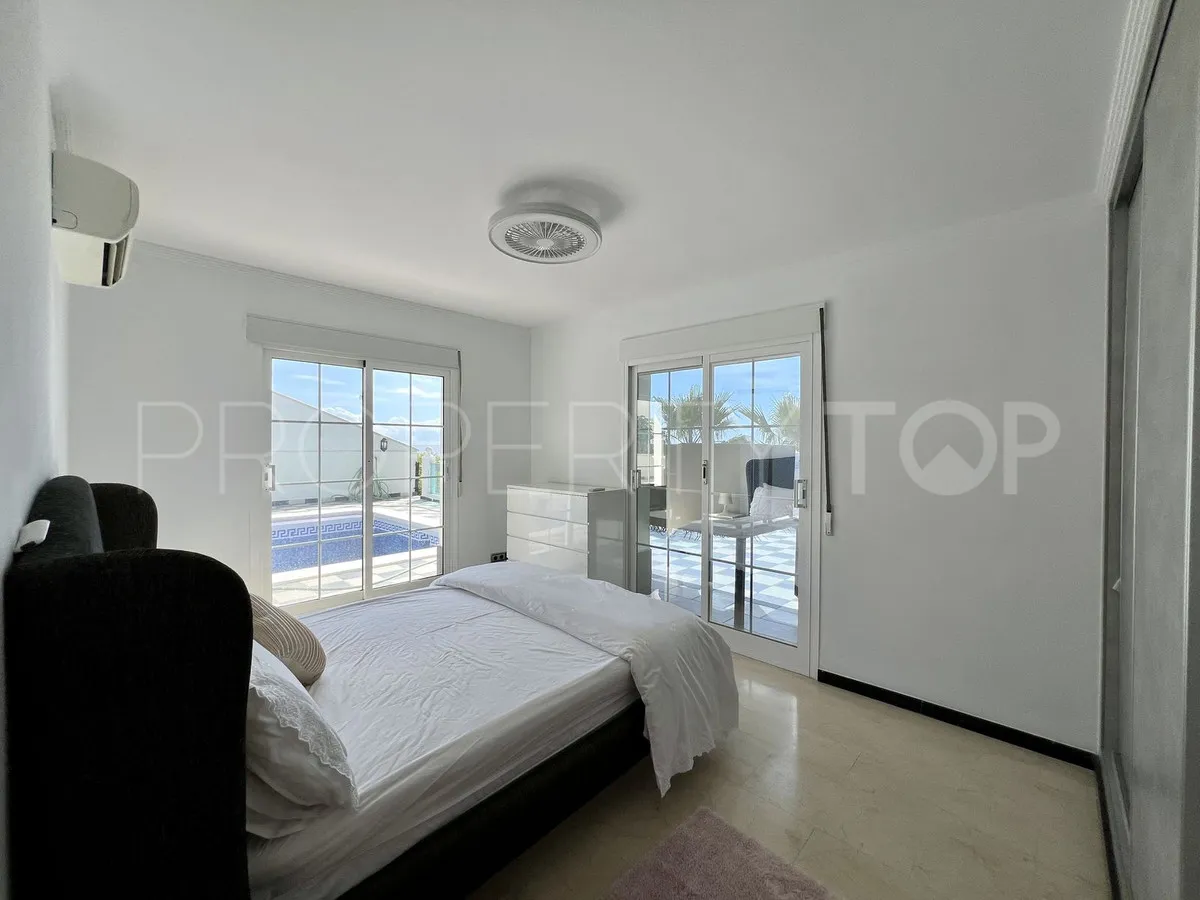 Villa en venta en El Chaparral