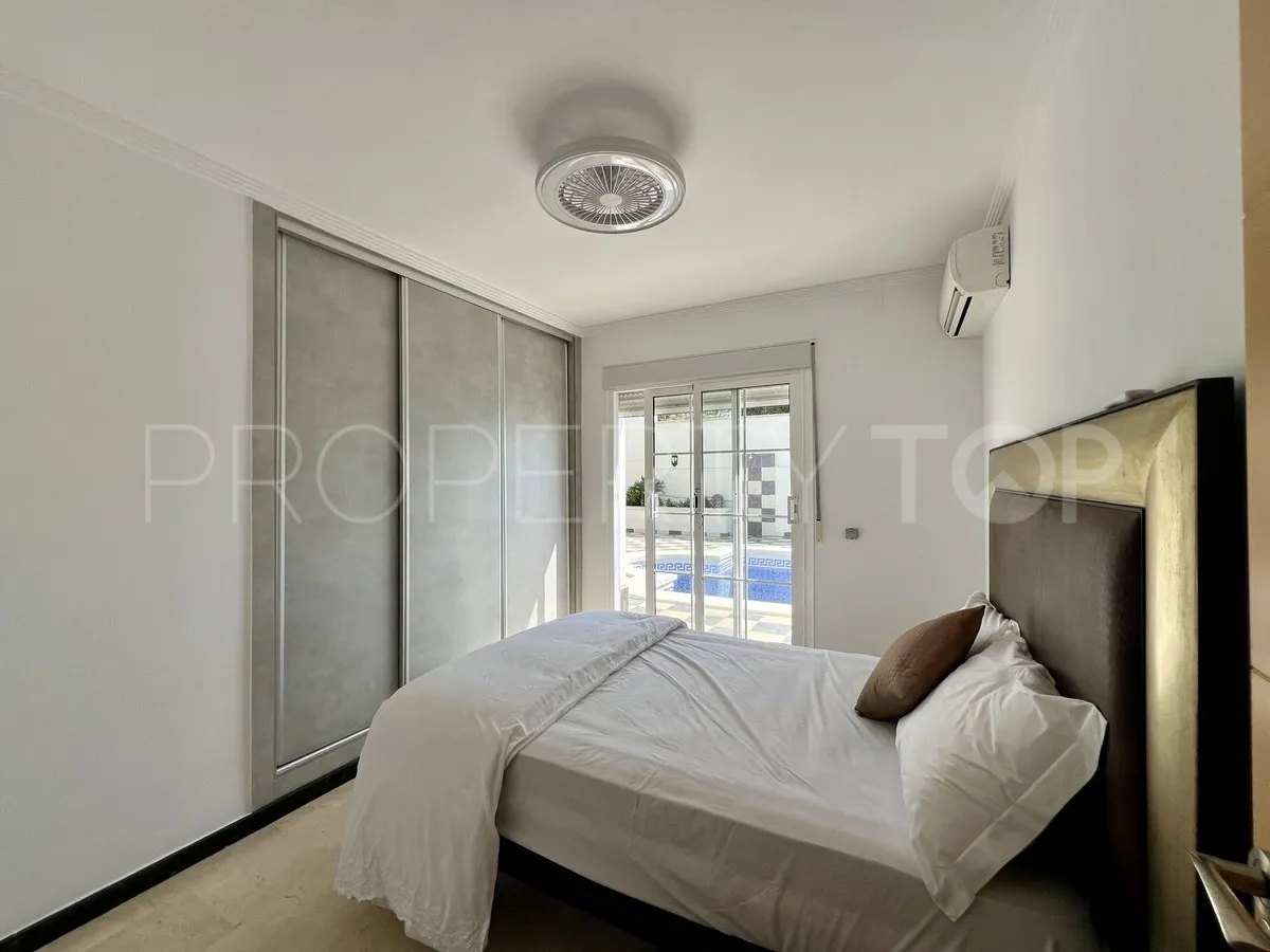 Villa en venta en El Chaparral