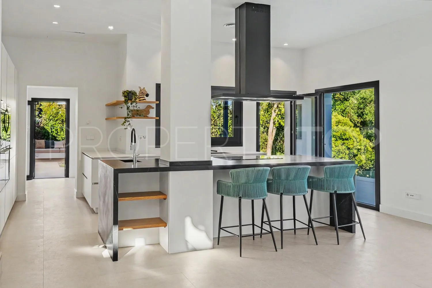 Zona B, villa de 5 dormitorios a la venta