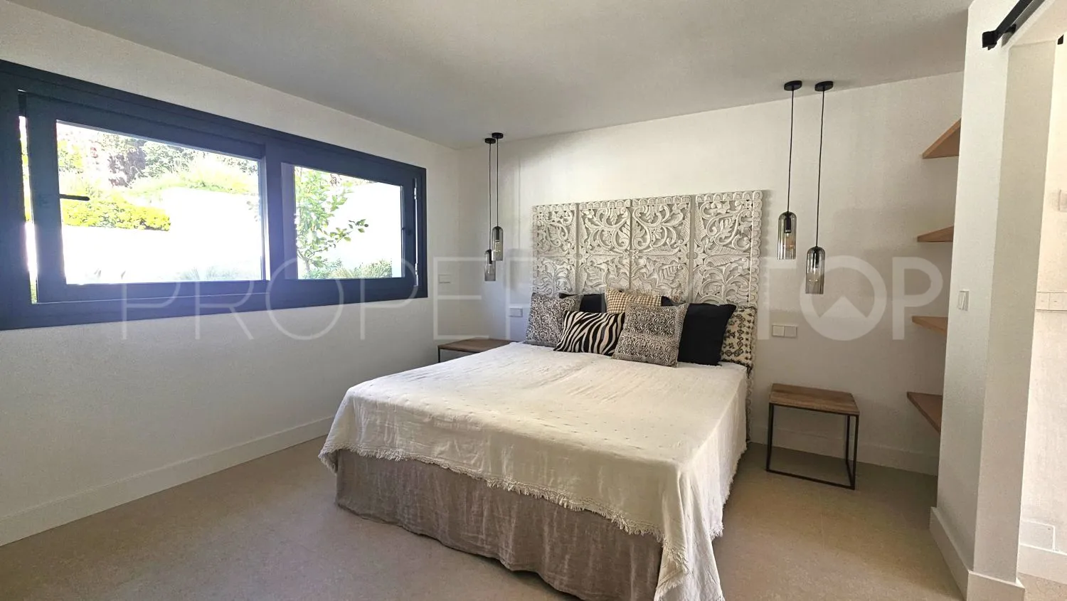 Zona B, villa de 5 dormitorios a la venta