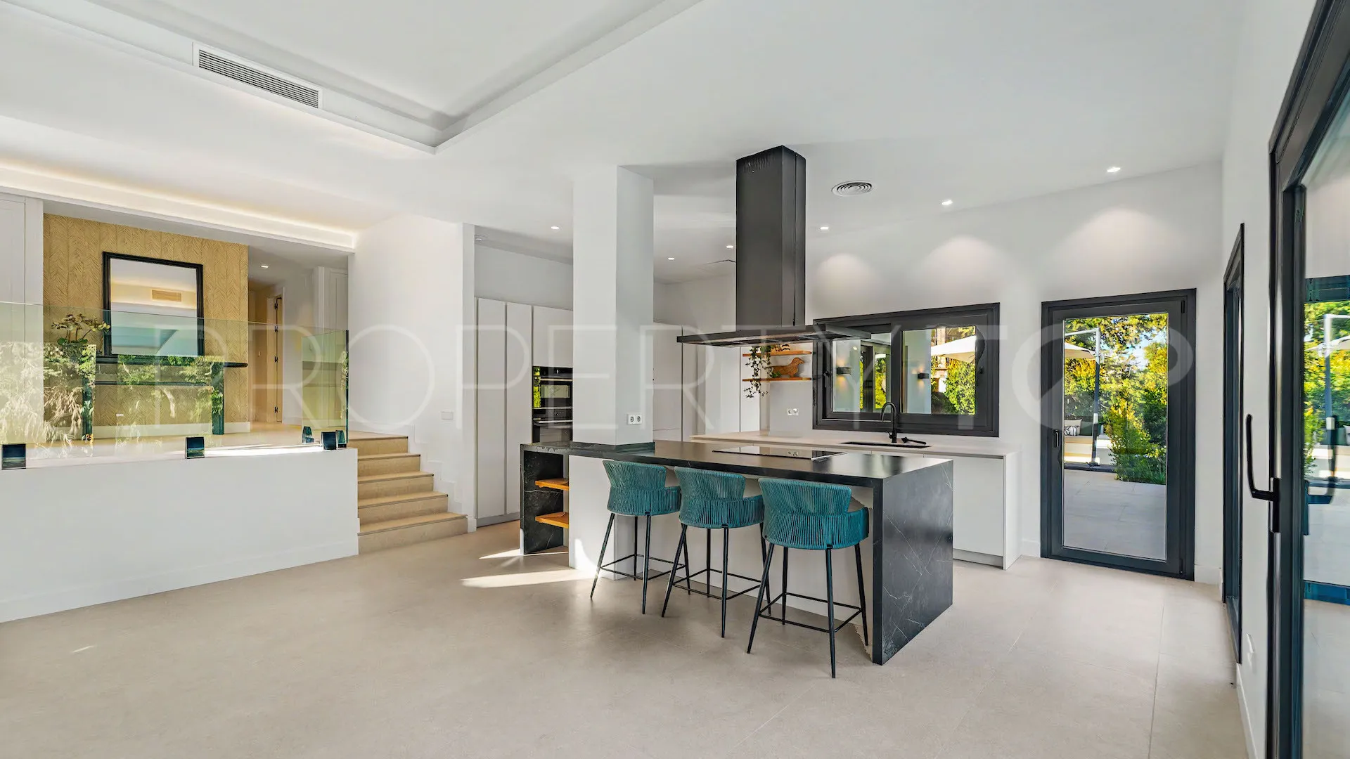 Zona B, villa de 5 dormitorios a la venta