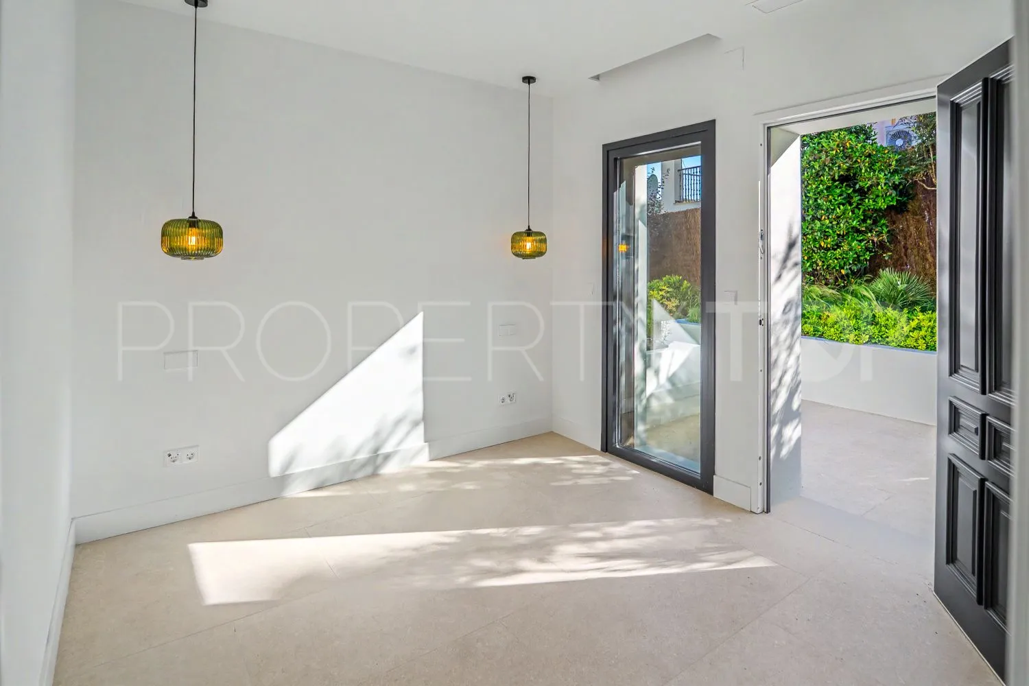 Zona B, villa de 5 dormitorios a la venta