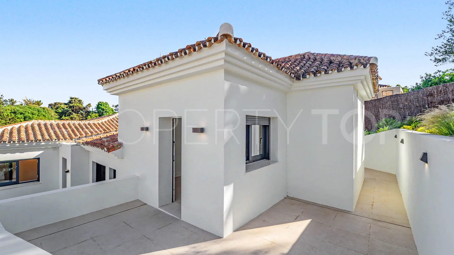 Zona B, villa de 5 dormitorios a la venta