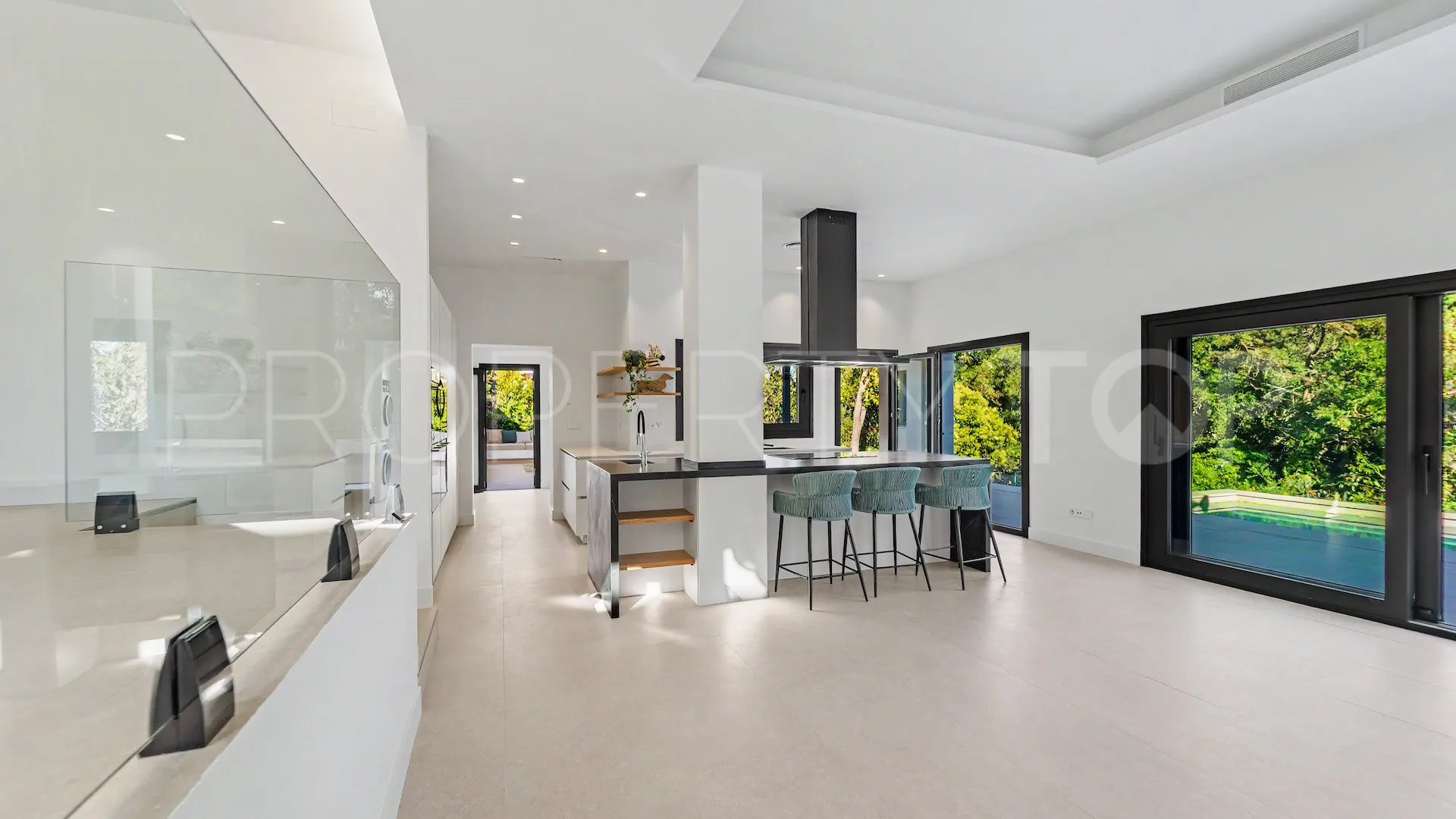 Zona B, villa de 5 dormitorios a la venta