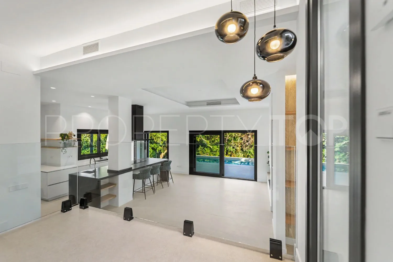 Zona B, villa de 5 dormitorios a la venta