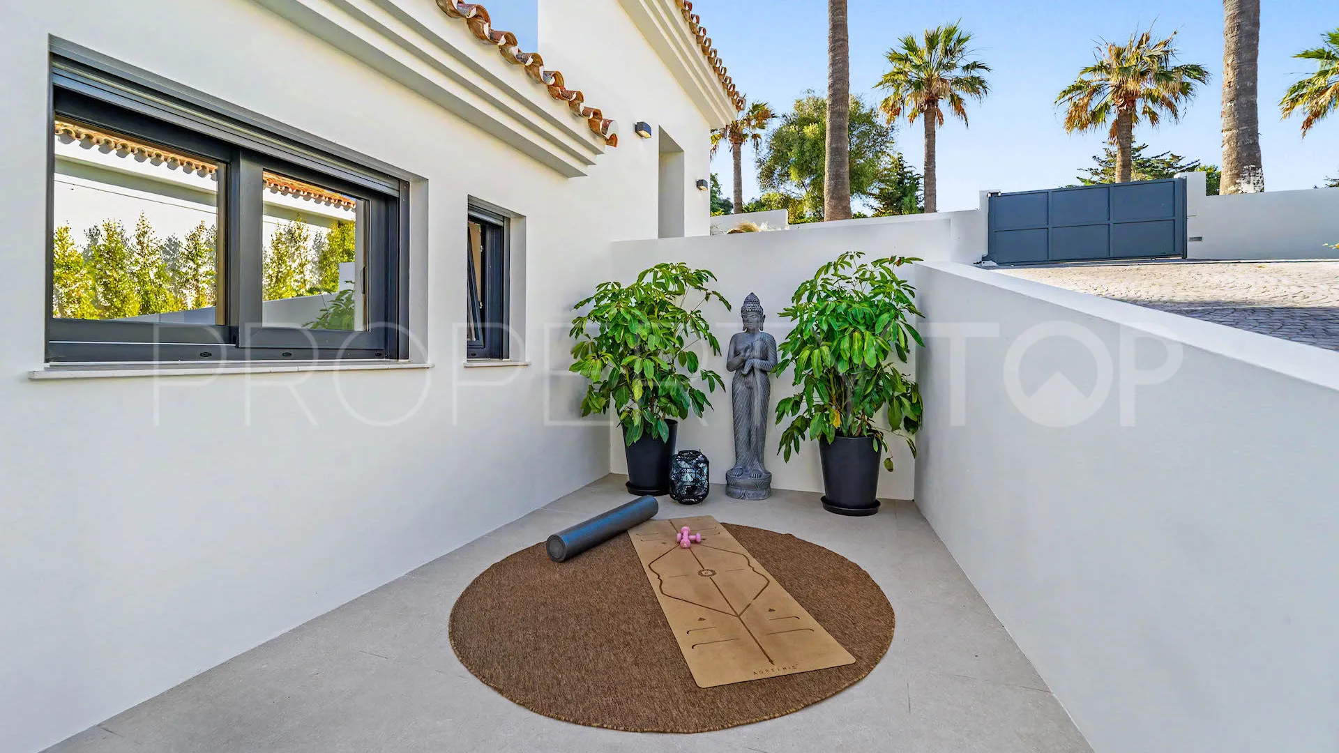 Zona B, villa de 5 dormitorios a la venta
