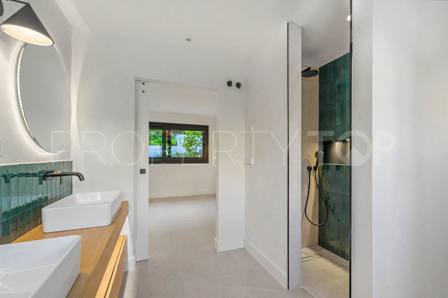 Zona B, villa de 5 dormitorios a la venta