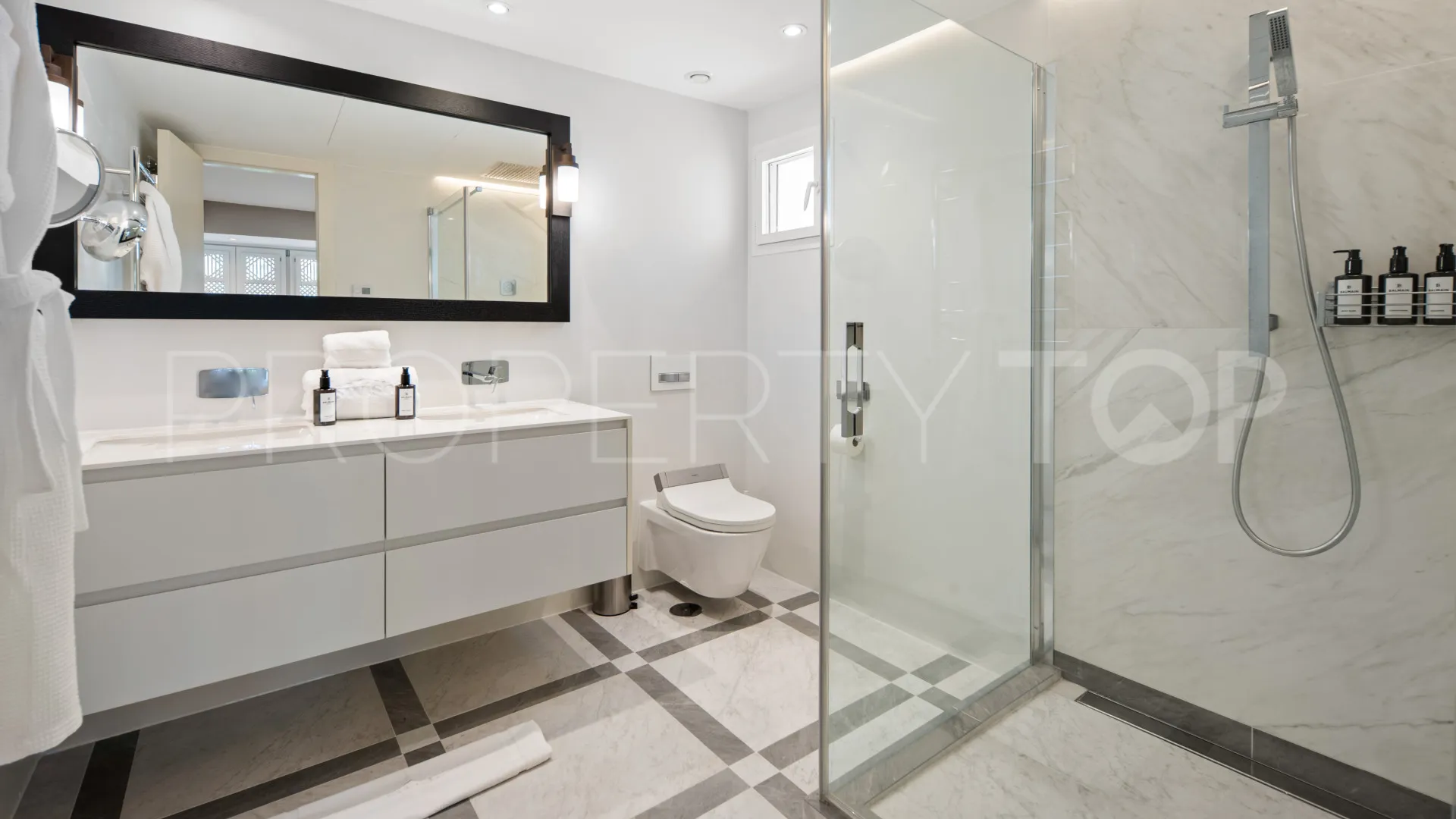 Marina Puente Romano, apartamento en venta