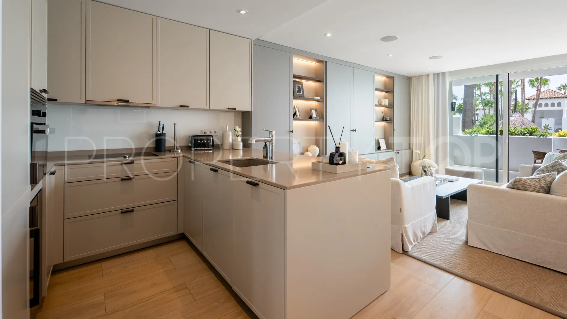 Marina Puente Romano, apartamento en venta