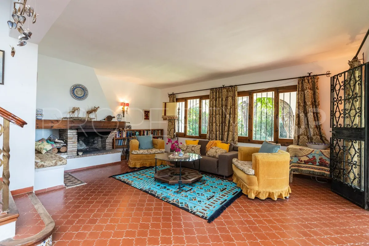 Se vende villa en Elviria de 3 dormitorios
