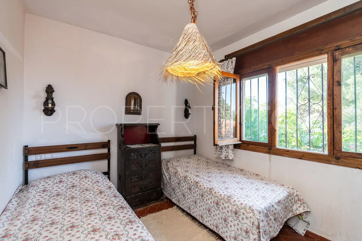 Se vende villa en Elviria de 3 dormitorios