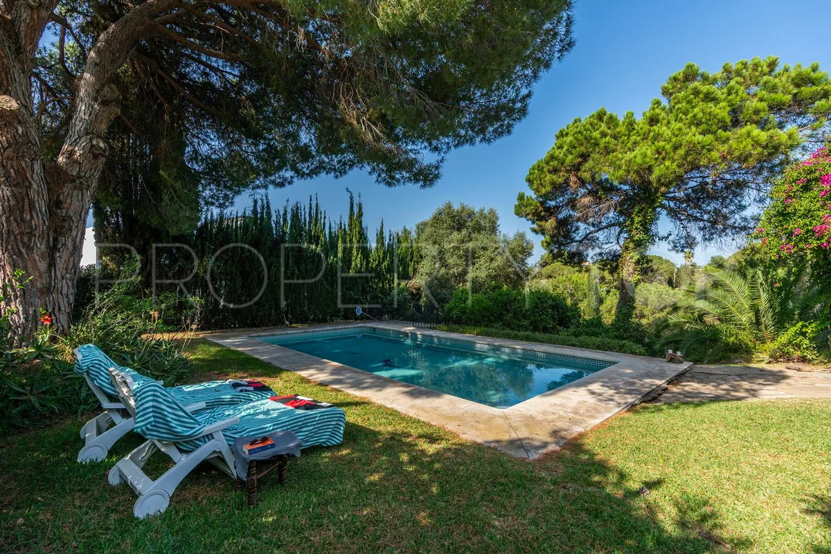 Se vende villa en Elviria de 3 dormitorios