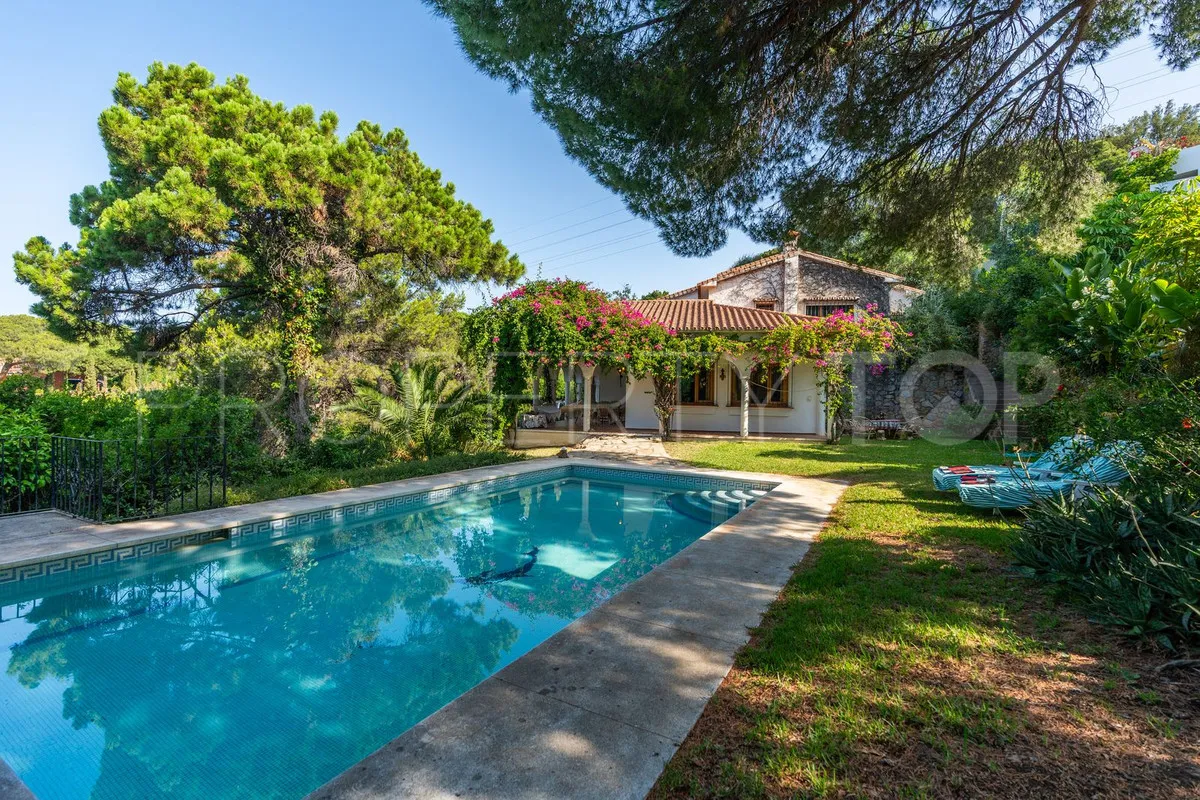 Se vende villa en Elviria de 3 dormitorios
