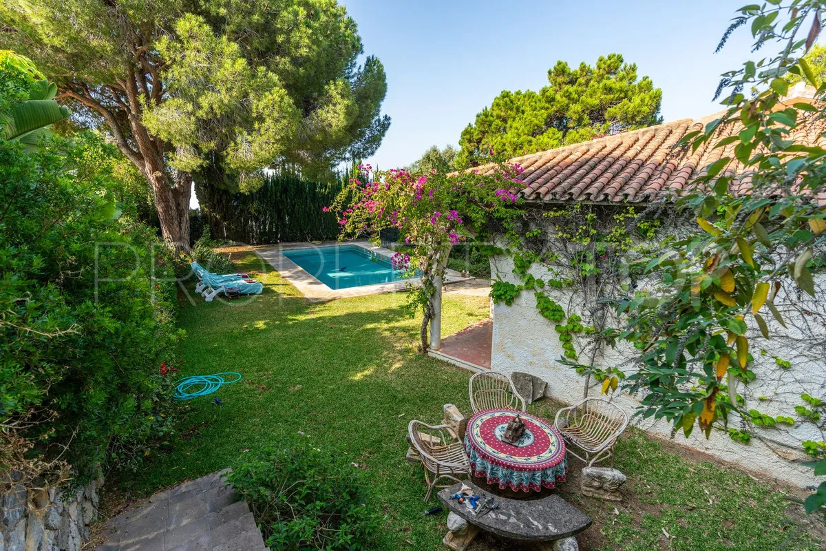 Se vende villa en Elviria de 3 dormitorios
