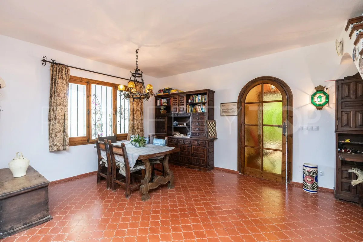 Se vende villa en Elviria de 3 dormitorios